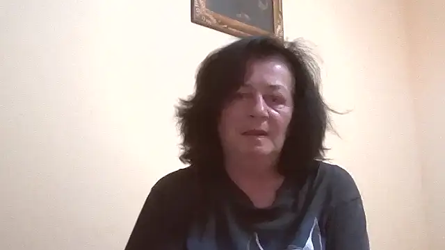Snapshot of GypsiQueen2 chatting on 05-22-26, 06:06 GypsiQueen2 online show from 05-22-26, 06:06