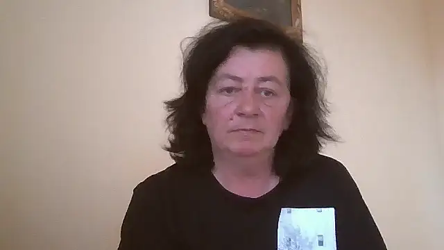 Snapshot of GypsiQueen2 chatting on 05-18-26, 03:28 GypsiQueen2 online show from 05-18-26, 03:28