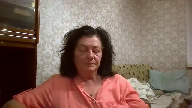 GypsiQueen2 online show from 06-27-26, 12:38