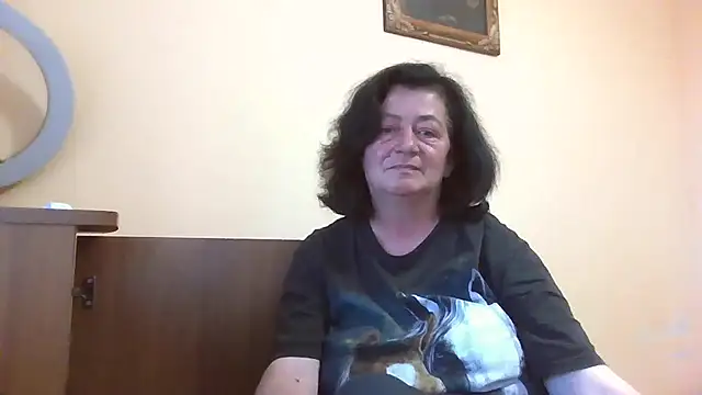 GypsiQueen2 online show from 06-15-26, 06:18