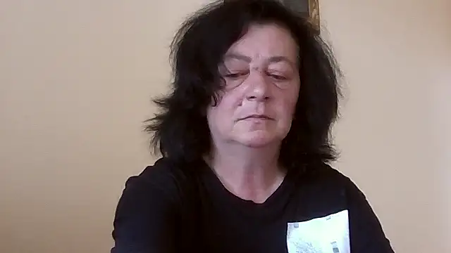 Snapshot of GypsiQueen2 chatting on 05-17-26, 09:31 GypsiQueen2 online show from 05-17-26, 09:31