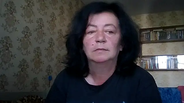 GypsiQueen2 online show from 07-17-26, 06:43