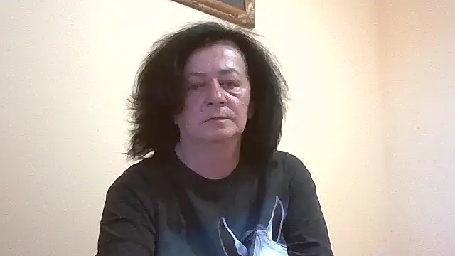Snapshot of GypsiQueen2 chatting on 05-15-26, 05:44 GypsiQueen2 online show from 05-15-26, 05:44