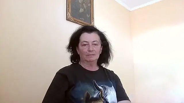 Snapshot of GypsiQueen2 chatting on 05-24-26, 12:38 GypsiQueen2 online show from 05-24-26, 12:38