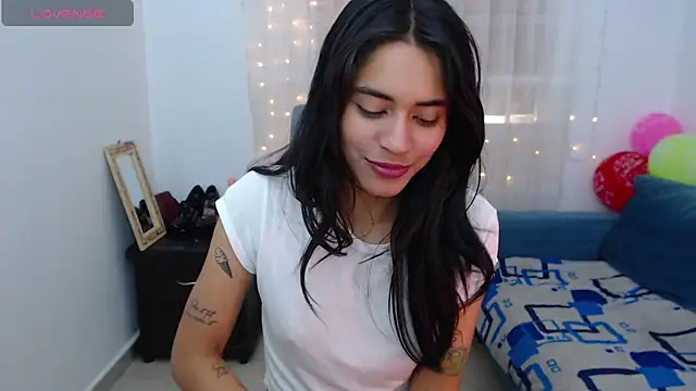 Snapshot of imSophia chatting on 02-28-26, 07:46 imSophia online show from 02-28-26, 07:46