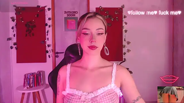 Snapshot of sakura_beauty chatting on 11-23-25, 04:55 sakura beauty online show from 11-23-25, 04:55