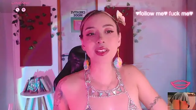 Snapshot of sakura_beauty chatting on 11-28-25, 04:56 sakura beauty online show from 11-28-25, 04:56