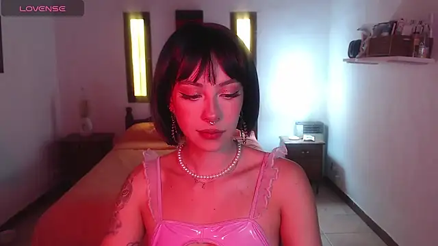 Snapshot of sakura_beauty chatting on 02-15-25, 04:56 sakura beauty online show from 02-15-25, 04:56