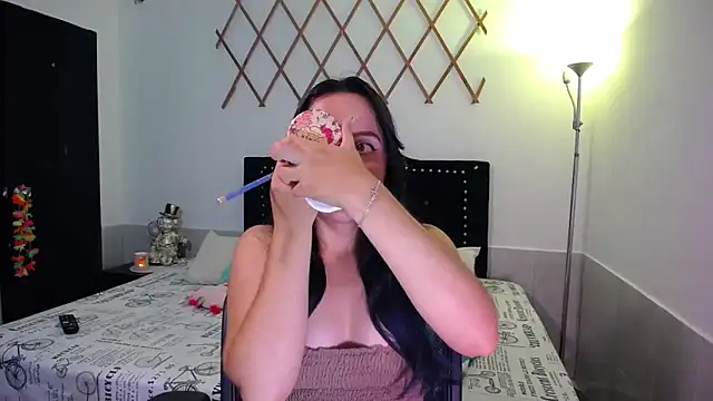 naughty girl 4u online show from 10-01-25, 04:44