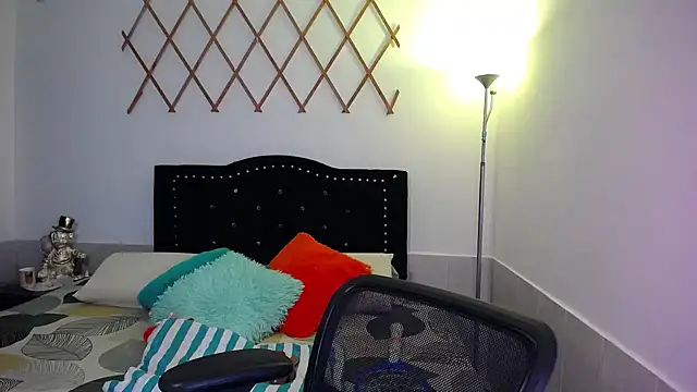 naughty girl 4u online show from 10-08-25, 08:09