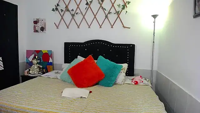 naughty girl 4u online show from 05-17-26, 08:42