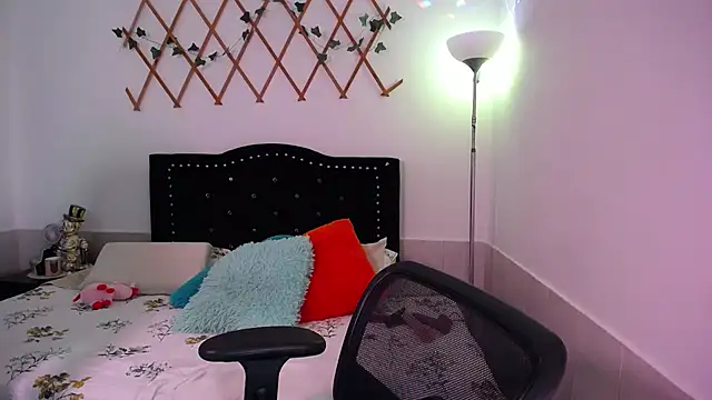 naughty girl 4u online show from 11-16-25, 05:17