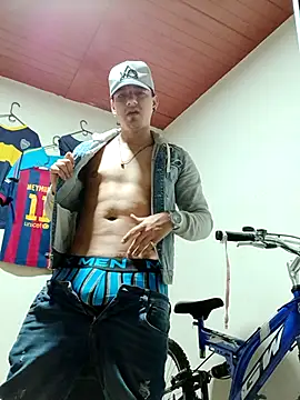 Triplex Coolness online show from 09-18-25, 06:16