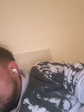 Snapshot of Lovemilf6969@xh chatting on 02-22-26, 04:04 Lovemilf6969xh online show from 02-22-26, 04:04