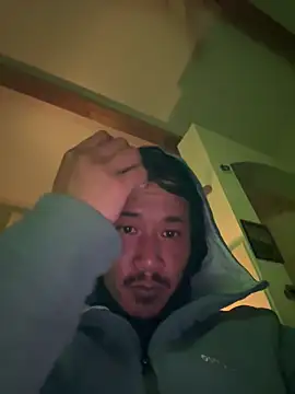 Snapshot of juniiorre chatting on 12-13-25, 09:21 juniiorre online show from 12-13-25, 09:21