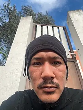 Snapshot of juniiorre chatting on 10-31-25, 10:34 juniiorre online show from 10-31-25, 10:34