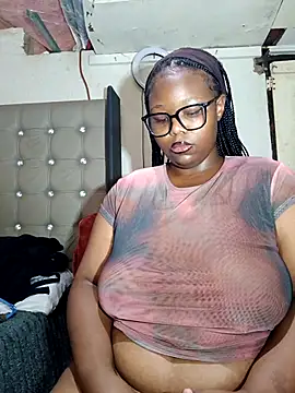 Snapshot of Aaaliyah445 chatting on 03-03-26, 06:42 Aaaliyah445 online show from 03-03-26, 06:42