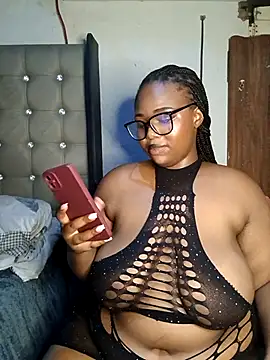 Snapshot of Aaaliyah445 chatting on 02-10-26, 06:18 Aaaliyah445 online show from 02-10-26, 06:18