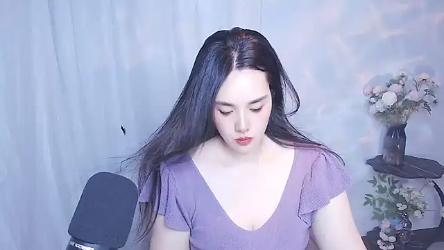 Snapshot of SHY-_-girl chatting on 05-14-26, 07:38 SHY- -girl online show from 05-14-26, 07:38