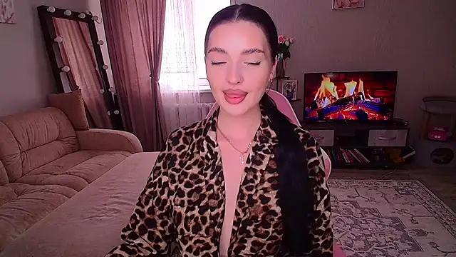   Malika   online show from 06-30-26, 06:35