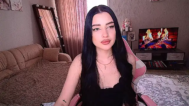   Malika   online show from 04-05-26, 03:57