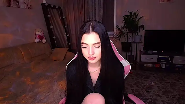   Malika   online show from 12-19-25, 05:15