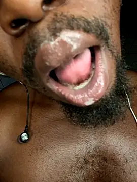 Texanguy01 online show from 10-15-25, 02:10