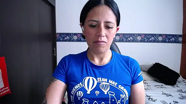 Snapshot of sharoon_cheerry chatting on 10-18-25, 03:25 sharoon cheerry online show from 10-18-25, 03:25