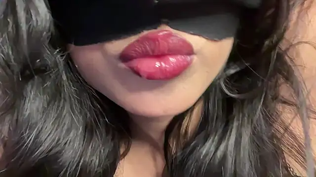 Hottie ishuu online show from 04-03-26, 07:42