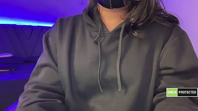 Hottie ishuu online show from 11-16-25, 05:50