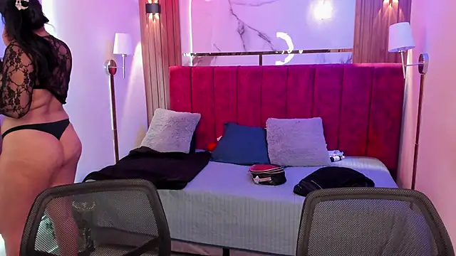 Snapshot of Afrodita-hott chatting on 09-29-25, 12:11 Afrodita-hott online show from 09-29-25, 12:11