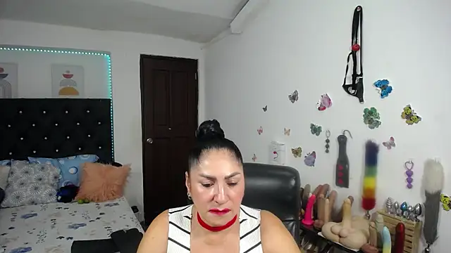 Snapshot of mature_bigboobs10 chatting on 04-19-26, 04:02 mature bigboobs10 online show from 04-19-26, 04:02