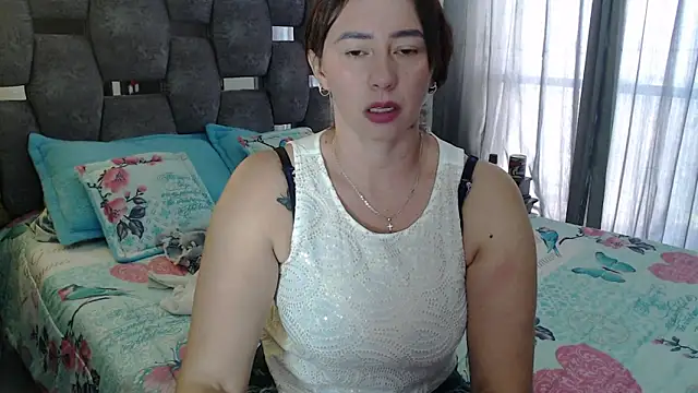 Snapshot of sara_hott_1 chatting on 02-28-26, 02:17 sara hott 1 online show from 02-28-26, 02:17