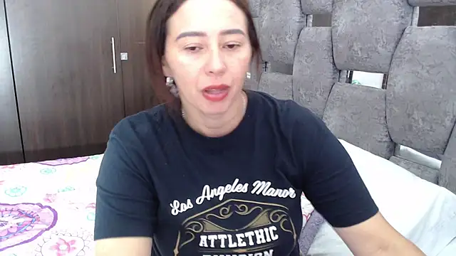sara hott 1 online show from 08-01-26, 03:54