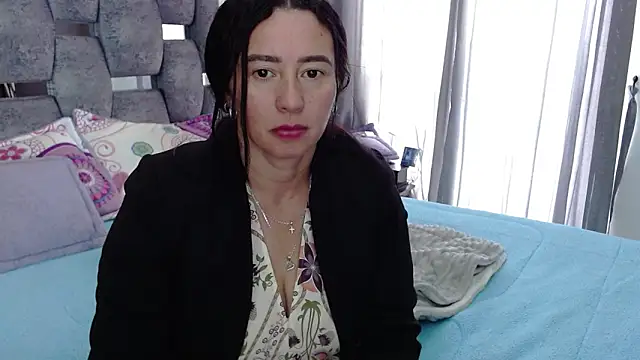 sara hott 1 online show from 11-14-25, 03:37