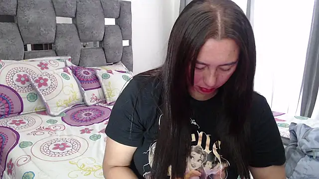 sara hott 1 online show from 04-06-26, 08:21