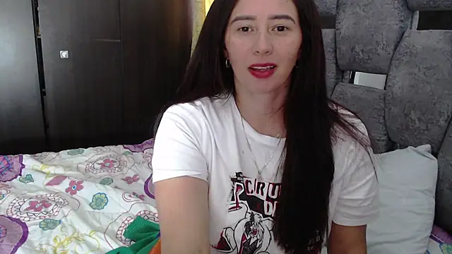sara hott 1 online show from 07-25-26, 07:53