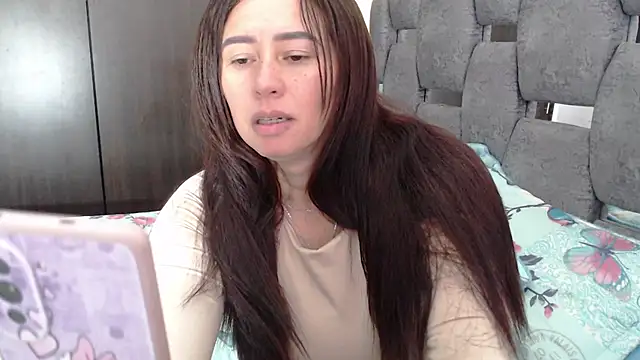 sara hott 1 online show from 07-09-26, 03:33