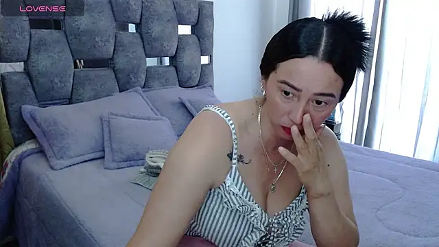 sara hott 1 online show from 10-27-25, 02:51