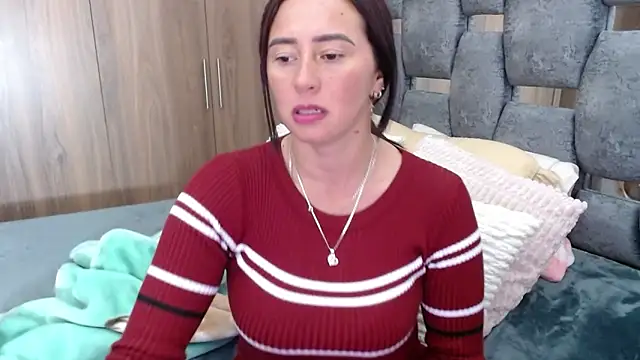 Snapshot of sara_hott_1 chatting on 03-08-25, 08:14 sara hott 1 online show from 03-08-25, 08:14
