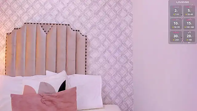 Pia Johnson  online show from 11-29-25, 11:21