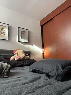 J loren online show from 03-11-26, 09:42