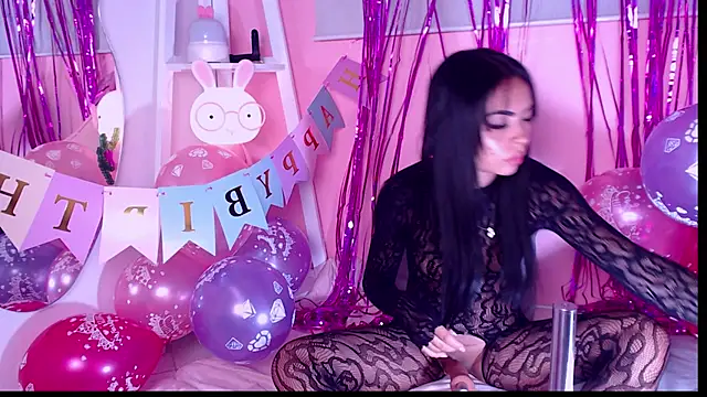 Sweet Susie  online show from 11-18-25, 08:56