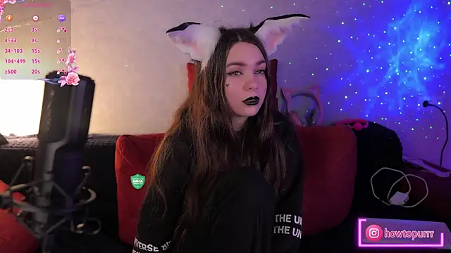 Snapshot of How2Meow chatting on 02-21-25, 05:42 How2Meow online show from 02-21-25, 05:42