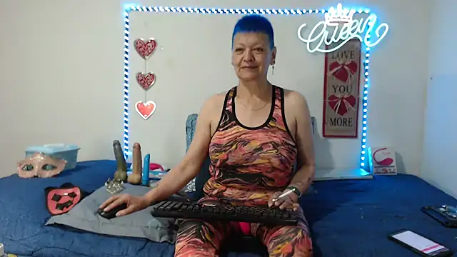 loquitaqueen011 online show from 09-21-25, 04:34
