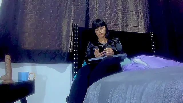 Snapshot of amareto_queen chatting on 09-30-25, 08:26 amareto queen online show from 09-30-25, 08:26