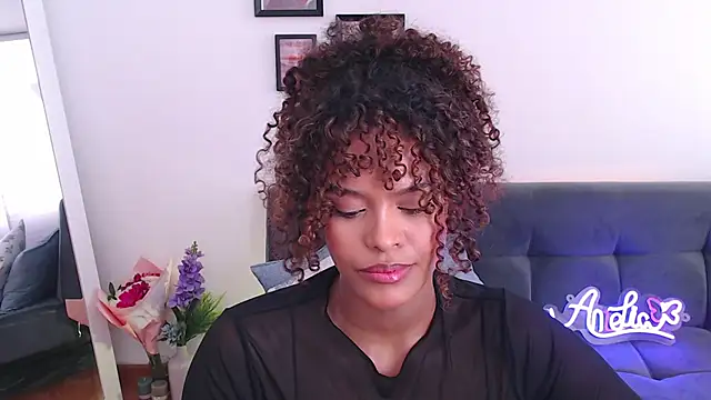 Snapshot of Amelia_bss chatting on 02-19-25, 02:01 Amelia bss online show from 02-19-25, 02:01