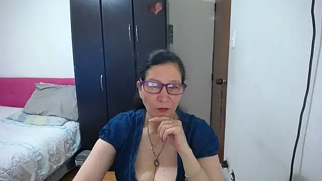 Snapshot of latin49 chatting on 05-31-26, 06:41 latin49 online show from 05-31-26, 06:41