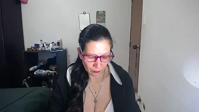 Snapshot of latin49 chatting on 02-11-26, 03:06 latin49 online show from 02-11-26, 03:06