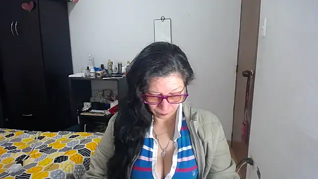 Snapshot of latin49 chatting on 11-07-25, 03:33 latin49 online show from 11-07-25, 03:33